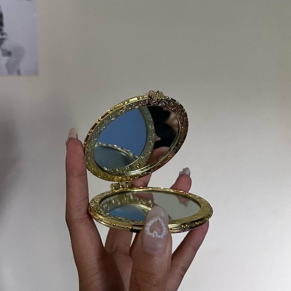 Ornamented Chinese Compact Mirror - Picture 2 of 5